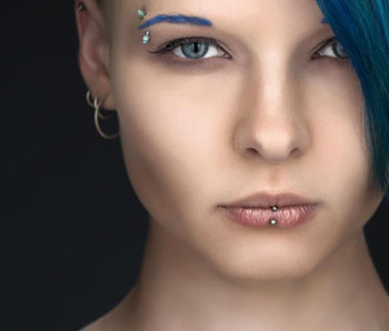 Piercing-Model werden